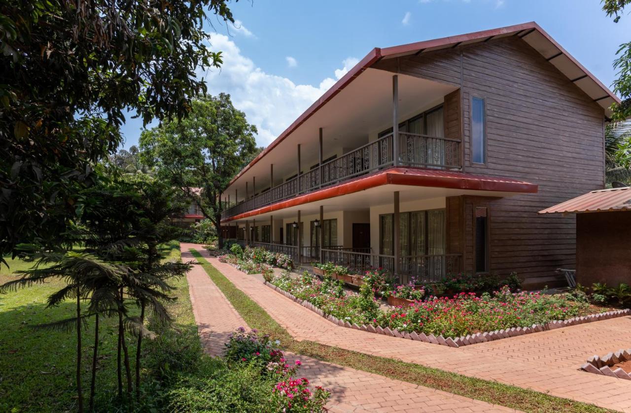 Hotel Oleander Farms, Karjat Esterno foto