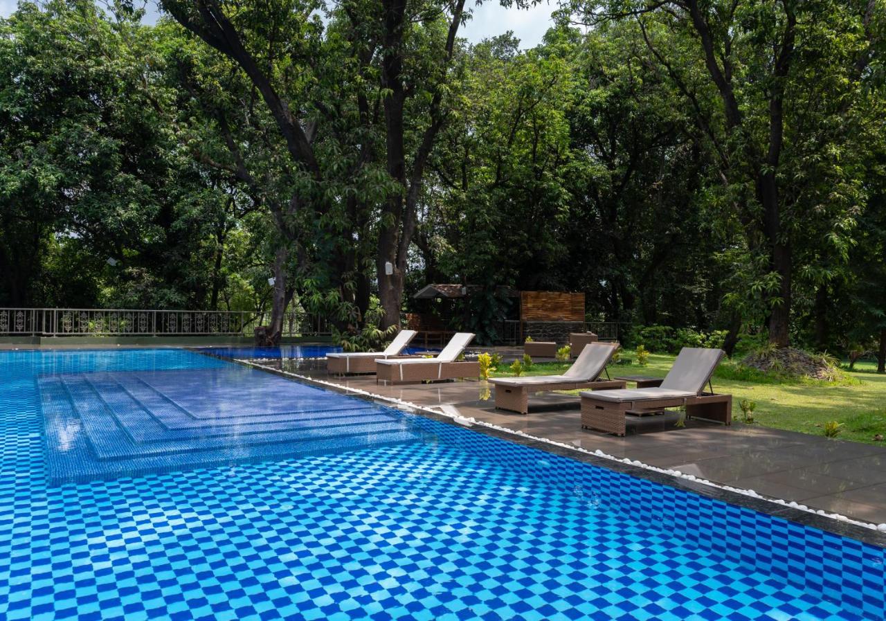 Hotel Oleander Farms, Karjat Esterno foto